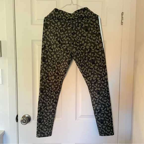 ✖️Unavailable✖️ SDA x WFX leggings - Picture 4 of 5